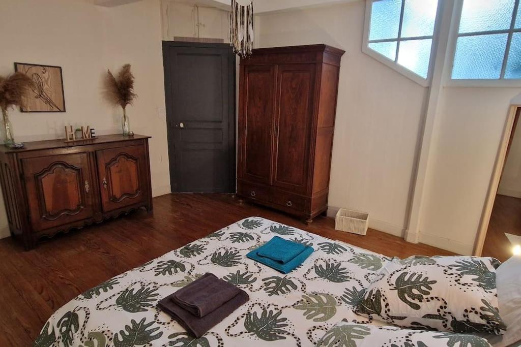 Appartement Dans Maison De Ville - 4 Personnes Oloron-Sainte-Marie Exterior photo